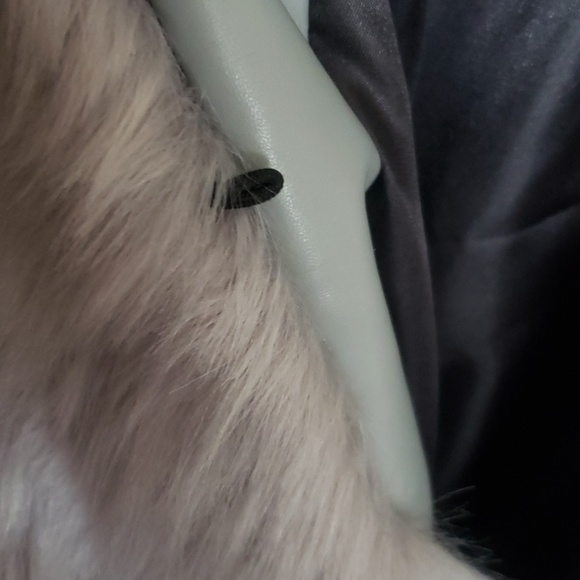 Faux fur short coat - Picture 6 of 7